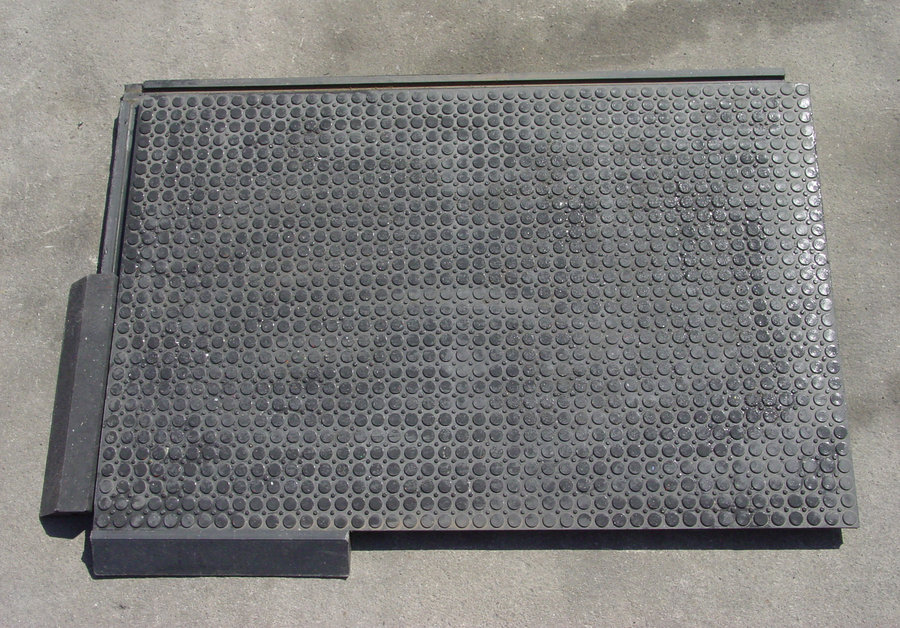 PVC vinylová univerzální zátěžová podlahová deska FLOMA RePVC T606 - délka 120 cm, šířka 80 cm a výška 4,3 cm