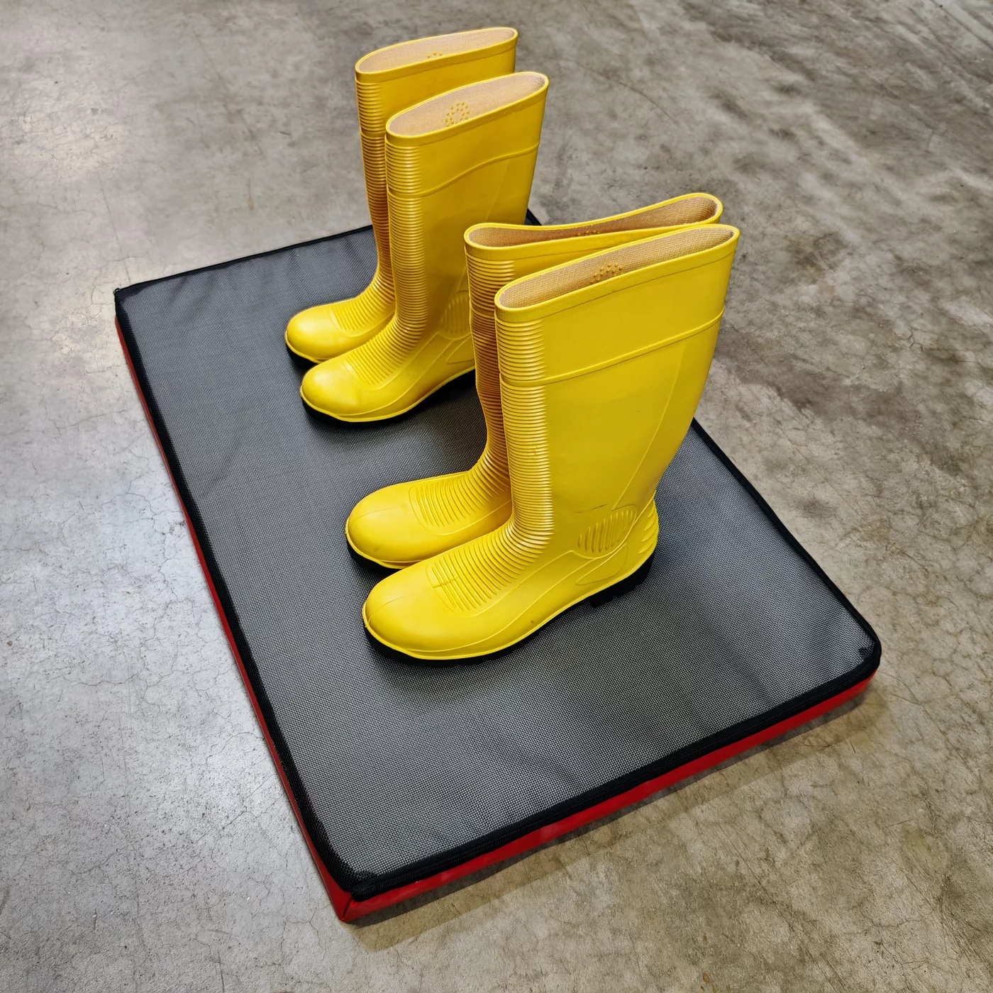 Dekontaminations-Desinfektionsmatte für Schuhe, Schuhwerk, Sohlen FLOMA SD-20 - Länge 60 cm, Breite 90 cm, Höhe 5 cm