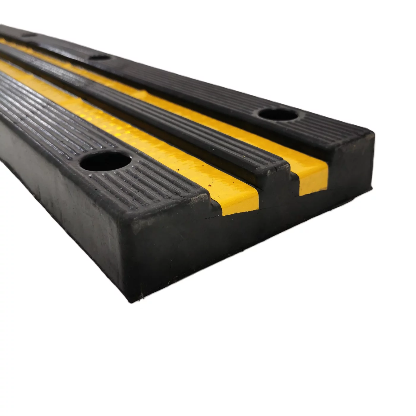 Čierno-žltý gumový doraz na rampe - dĺžka 100 cm, šírka 20 cm, výška 4,5 cm