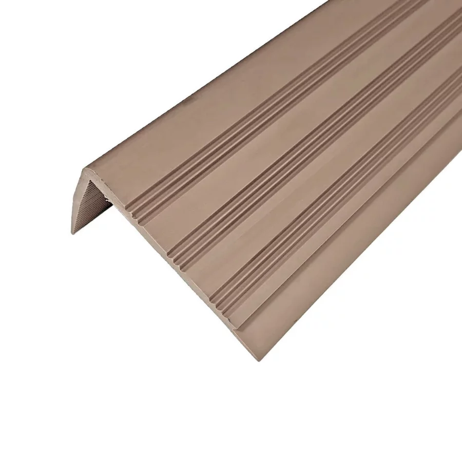 Treppenkante aus Kunststoff F560 rutschfest - Länge 250 cm, Breite 8,2 cm, Höhe 4,5 cm - Braun