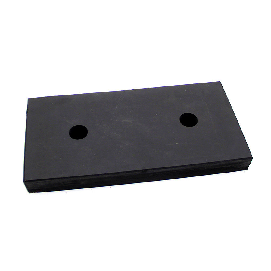 Čierny gumový doraz na rampu FLOMA - dĺžka 50 cm, šírka 25 cm a hrúbka 5 cm