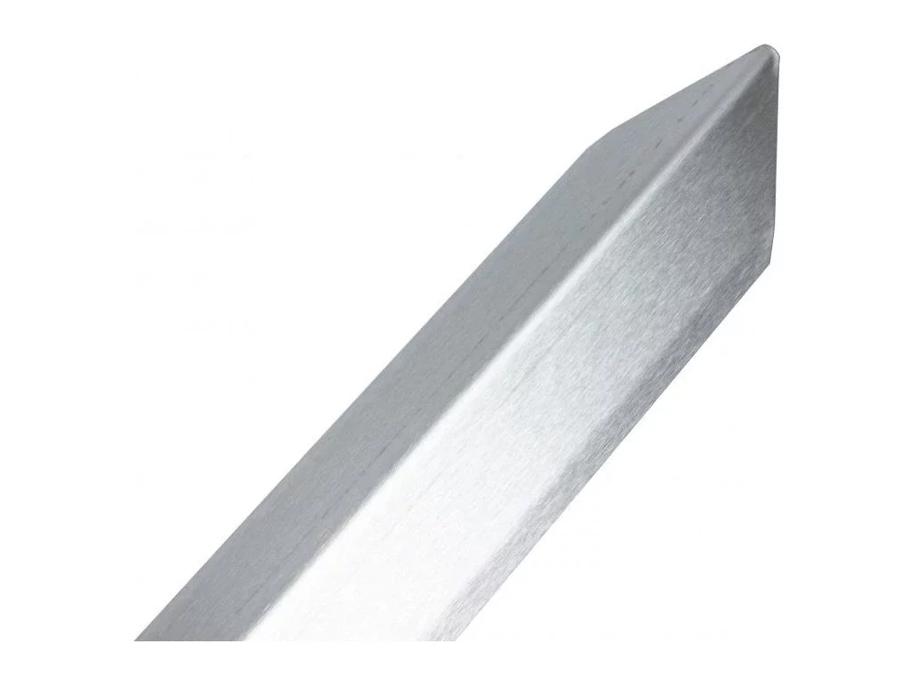 Wandeckenschutz aus Aluminium (L-Profil) - Länge 150 cm, Breite 4,5 cm, Dicke 0,8 mm - silberner