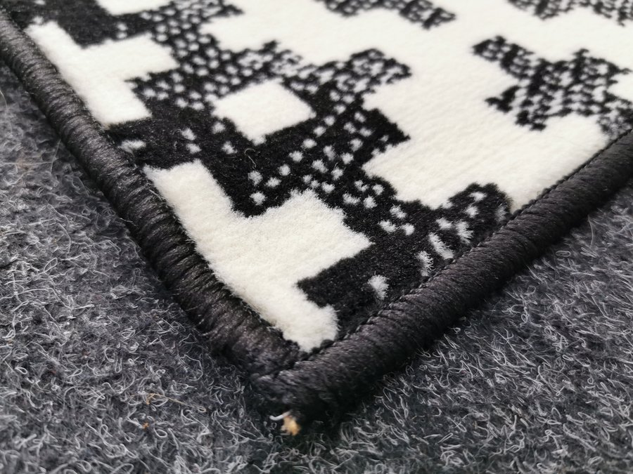Černý moderní kusový koberec Capri - délka 290 cm a šířka 200 cm