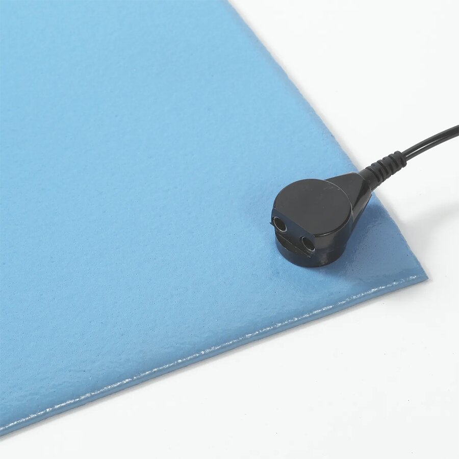 Modrá průmyslová protiskluzová antistatická ESD jednovrstvá rohož (metráž) - délka 1 cm, šířka 76 cm a výška 0,95 cm