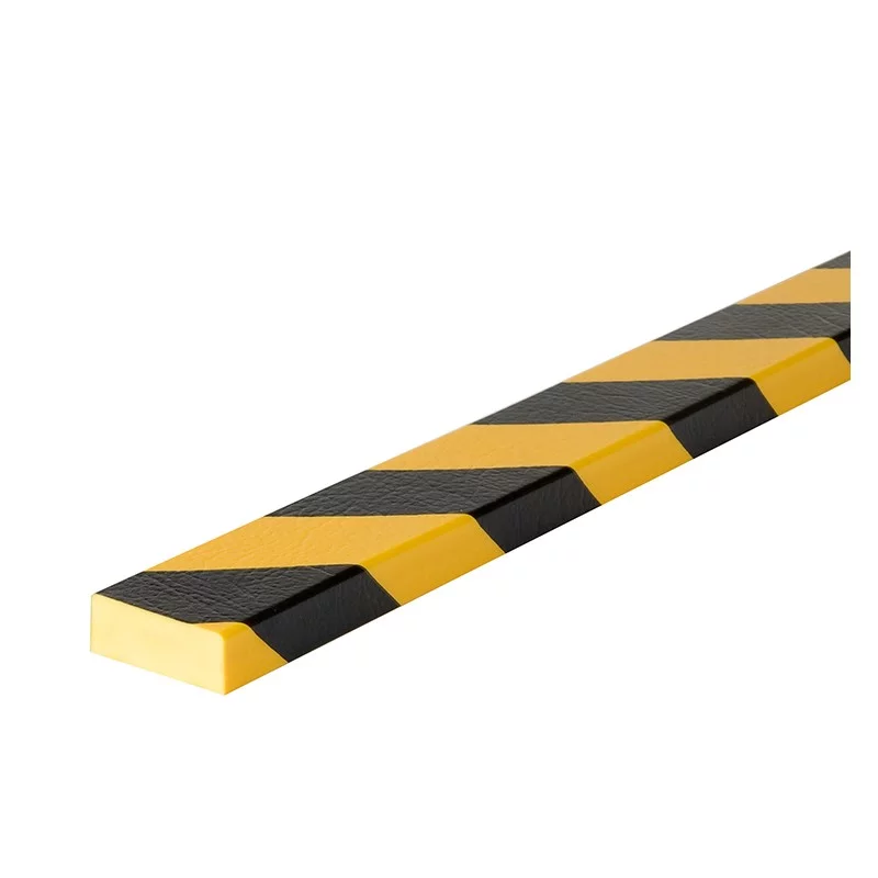 Čierno-žltá penová reflexná ochrana rohu steny &quot;typ D&quot; - dĺžka 100 cm, šírka 5 cm, výška 2 cm
