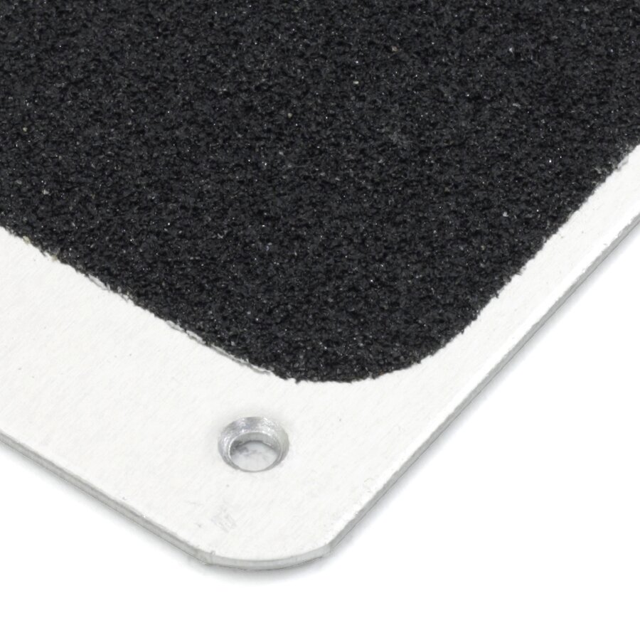 Čierny hliníkový protišmykový nášľap na schody FLOMA Bolt Down Plate - dĺžka 63,5 cm, šírka 6,3 cm a hrúbka 1,6 mm