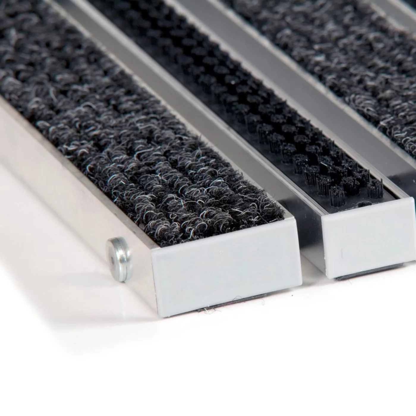 Textilní hliníková kartáčová vstupní rohož FLOMA Alu Wide - délka 1 cm, šířka 1 cm, výška 2,2 cm