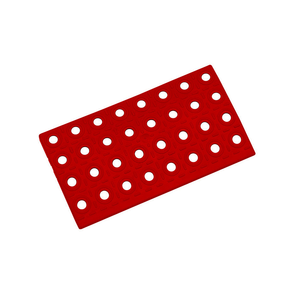 Červený polypropylenový nájezd AvaTile AT-HRD - délka 25 cm, šířka 13,7 cm, výška 1,6 cm