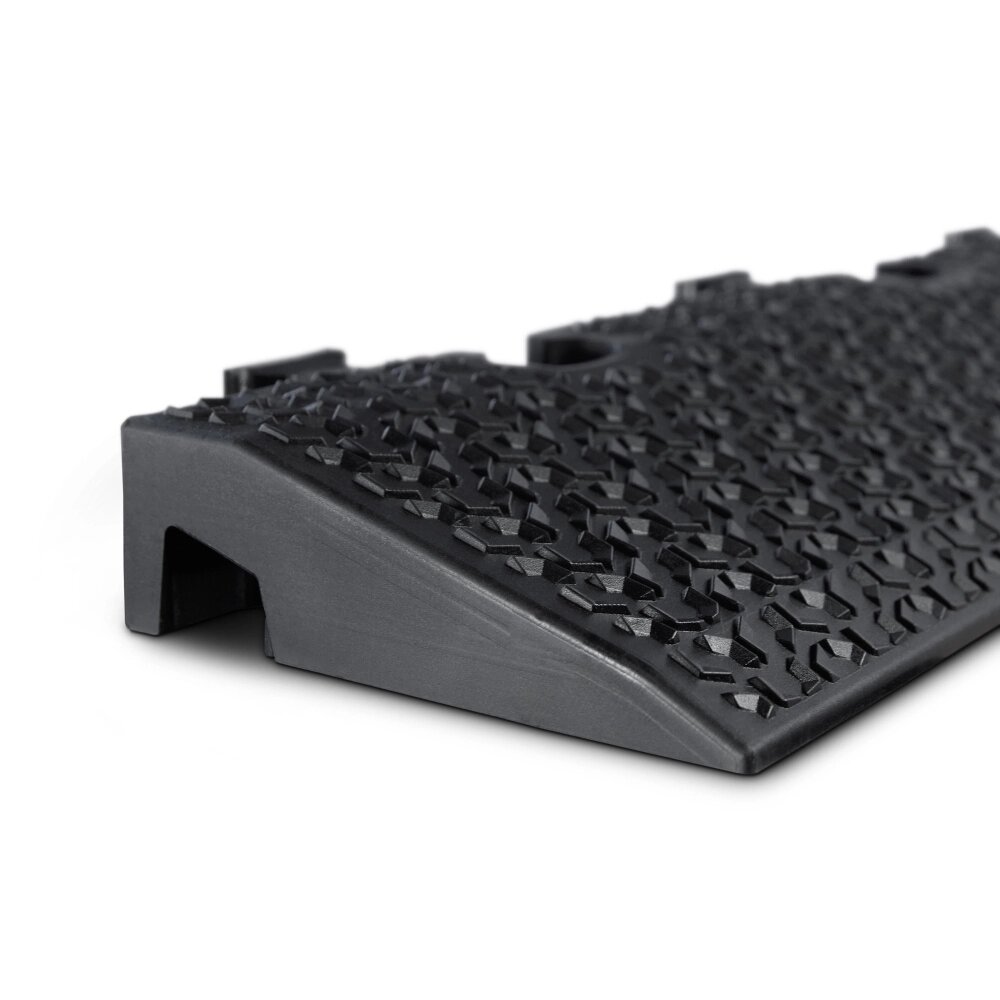 Černá plastová nájezdová rampa DEFENDER MIDI 5 2D RS - délka 100 cm, šířka 17,2 cm a výška 5,3 cm