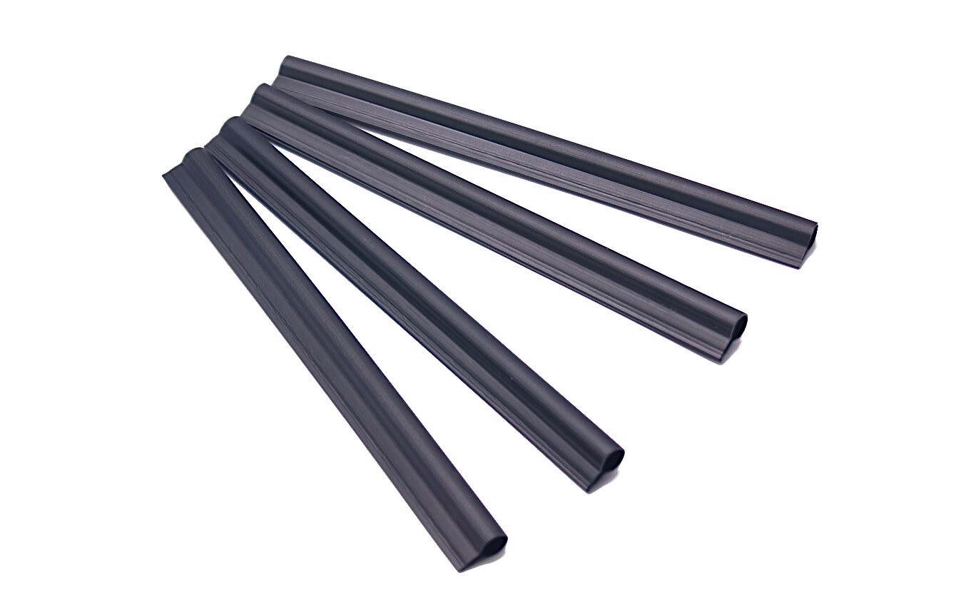Čierny plastový plotový úchyt - dĺžka 19 cm