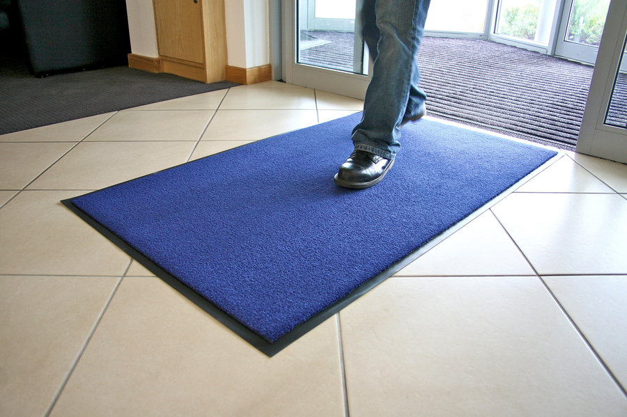 Modrá textilní vnitřní čistící vstupní rohož - délka 120 cm, šířka 180 cm a výška 0,7 cm