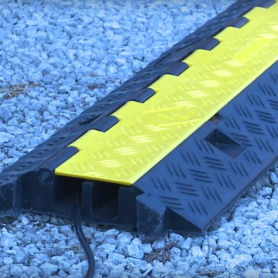 Černo-žlutý plastový kabelový most s víkem - délka 100 cm, šířka 25 cm, výška 4,5 cm