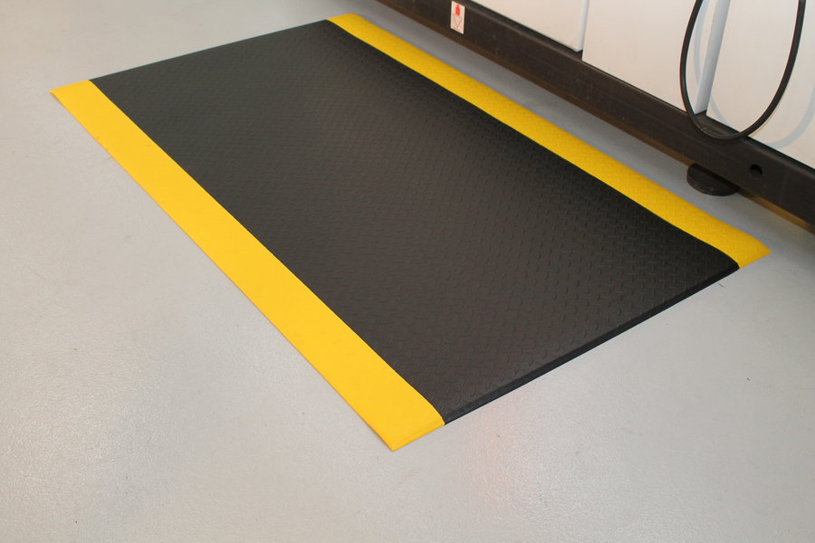 Černo-žlutá pěnová protiskluzová protiúnavová rohož - délka 90 cm, šířka 60 cm, výška 0,95 cm