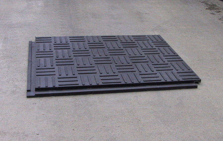 PVC vinylová stájová podlahová deska FLOMA RePVC T611 - délka 80 cm, šířka 60 cm a výška 2,2 cm