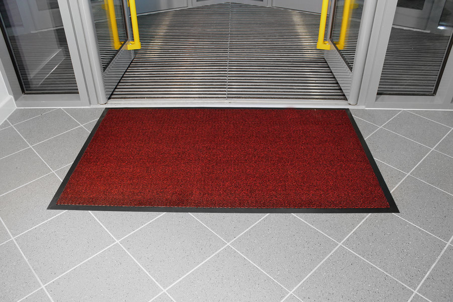 Červená textilná vnútorná čistiaca vstupná rohož (metráž) - dĺžka 1 cm, šírka 120 cm a výška 0,7 cm