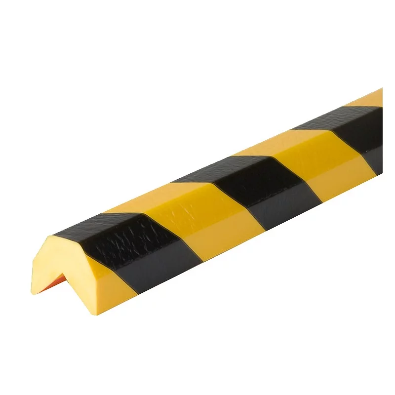 Čierno-žltá penová ochrana rohu steny typ AA - dĺžka 100 cm, širka 4,1 cm, výška 3,6 cm