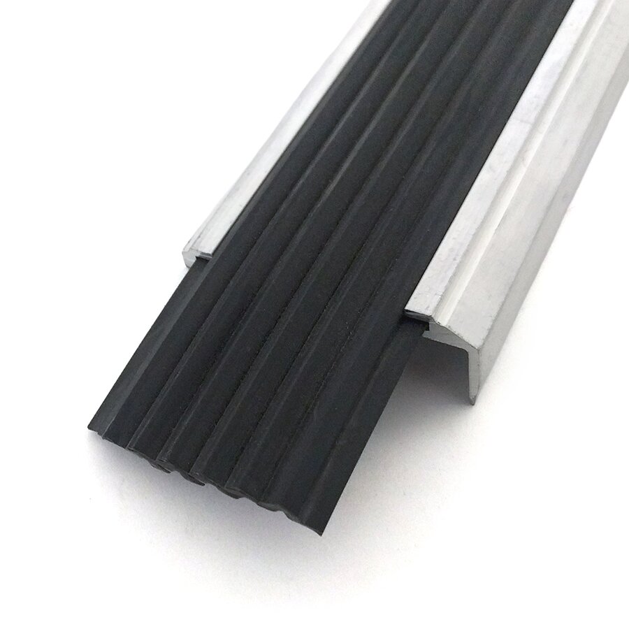Černá gumová protiskluzová páska do schodových lišt a hran Antislip FLOMA - šířka 4 cm a výška 0,5 cm