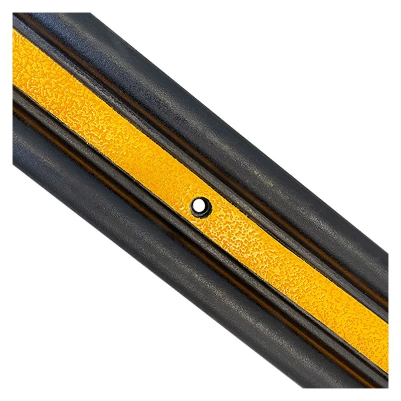 Čierno-žltá gumová nástenná ochrana múrov, stien (nárazník) - dĺžka 100 cm, šírka 15 cm, hrúbka 3 cm