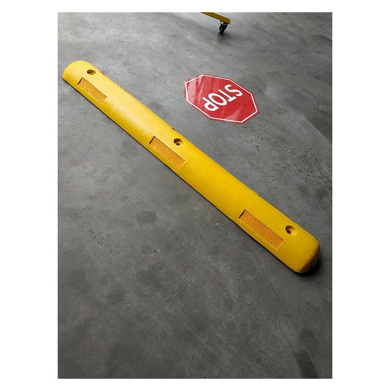 Žltý plastový parkovací doraz - dĺžka 100 cm, šírka 13 cm, výška 4,5 cm