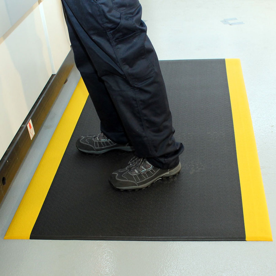 Černo-žlutá vinylová protiskluzová protiúnavová rohož - délka 150 cm, šířka 90 cm a výška 0,9 cm