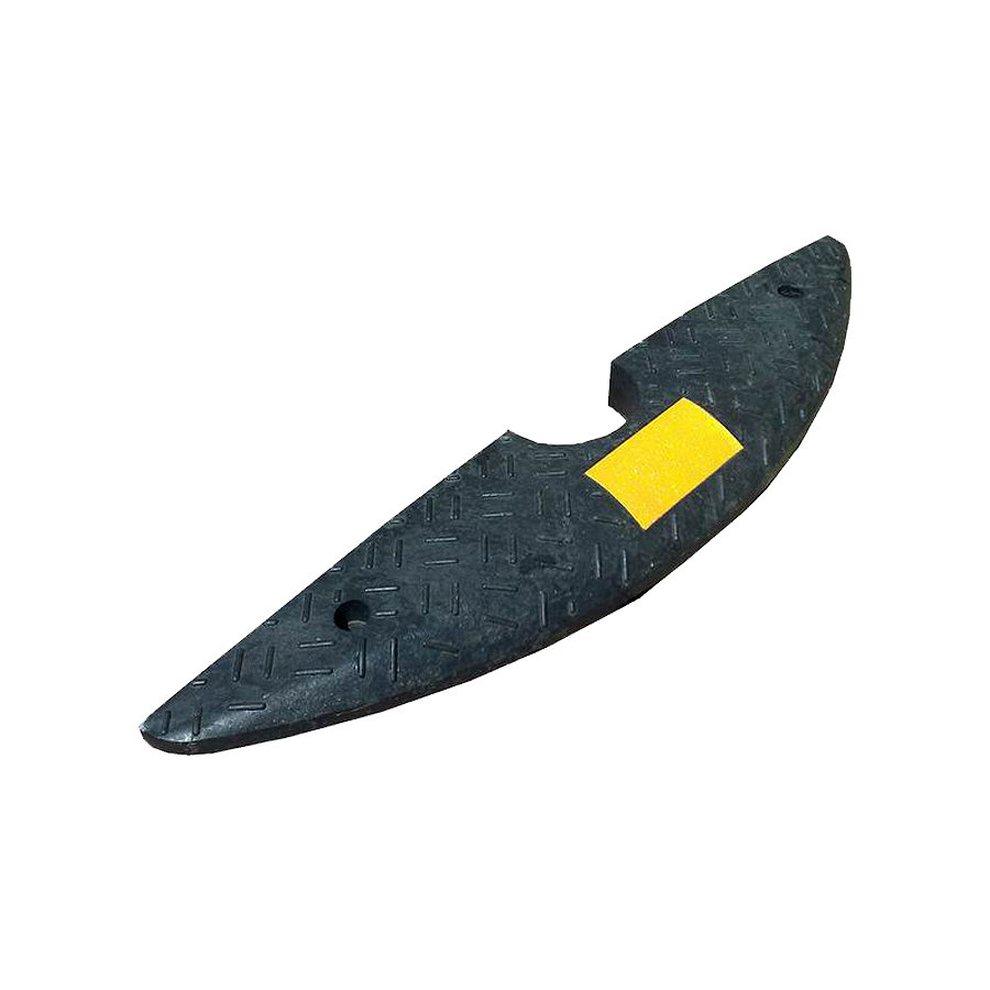 Černý plastový koncový univerzální zpomalovací práh - 30 km / hod "samice" - délka 15 cm, šířka 80 cm, výška 5,2 cm
