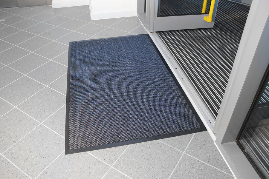 Modrá textilná vnútorná čistiaca vstupná rohož (metráž) - dĺžka 1 cm, šírka 90 cm a výška 0,7 cm