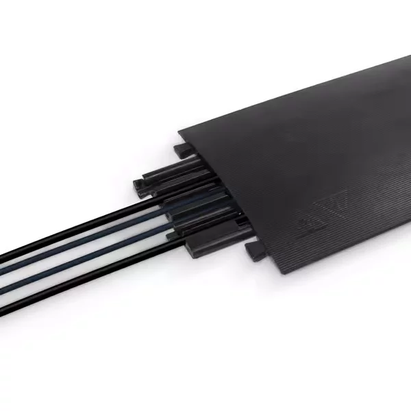 Schlauchbrücke aus Kunststoff (5x21x22) für Kabelbrücke DEFENDER COMPACT - Länge 83 cm, Breite 42,5 cm, Höhe 3,7 cm - Schwarz