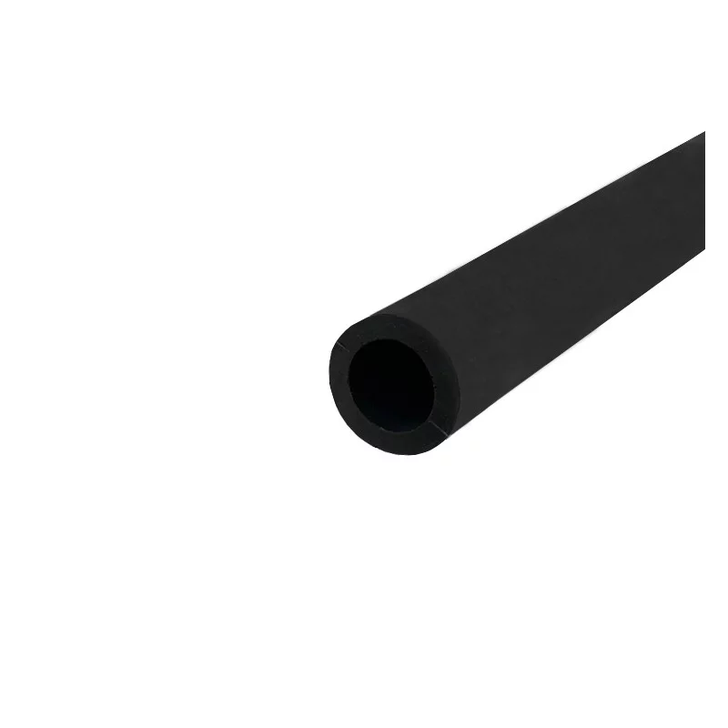 Černá pěnová magnetická ochrana rohů zdí a stěn typ RA40 - průměr 6,1 cm, délka 100 cm