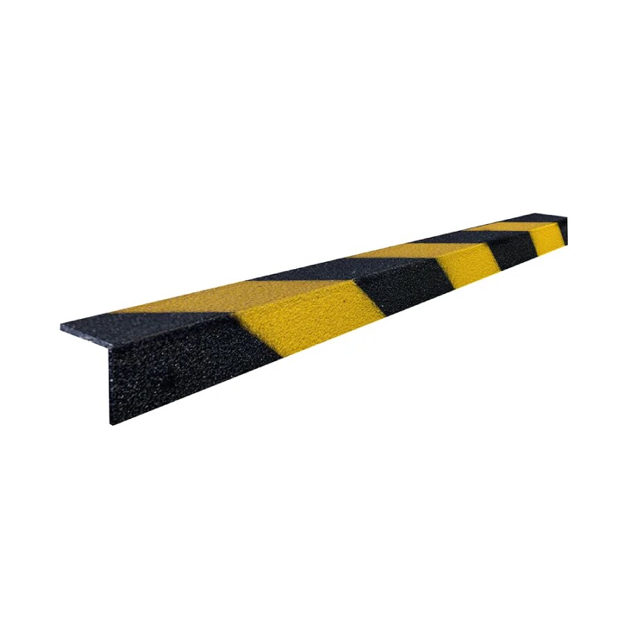 Čierno-žltá karborundová schodová hrana - dĺžka 150 cm, šírka 5,5 cm, výška 5,5 cm a hrúbka 0,5 cm