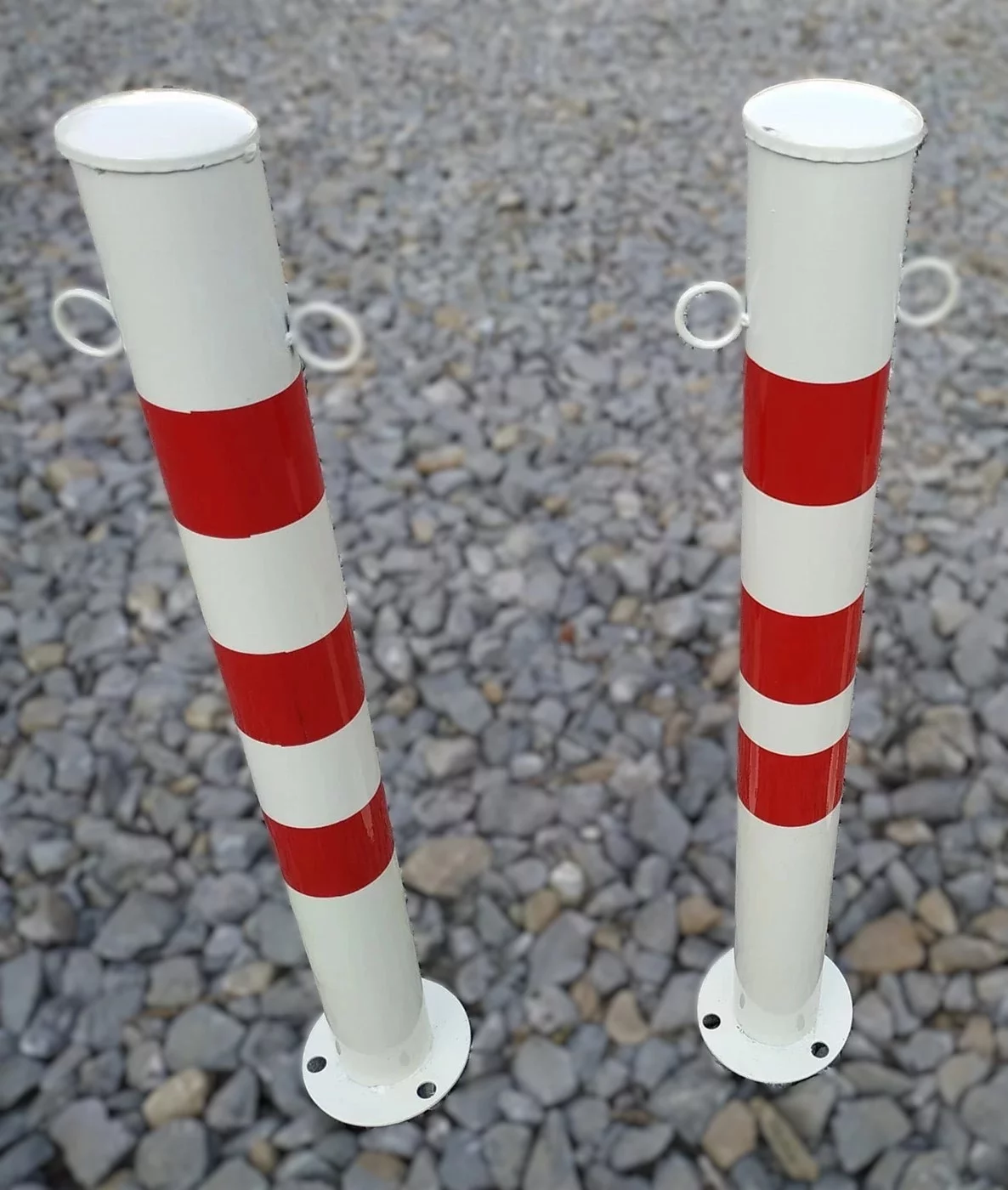 Bílo-červený ocelový sloupek s oky - průměr 8 cm, výška 76 cm