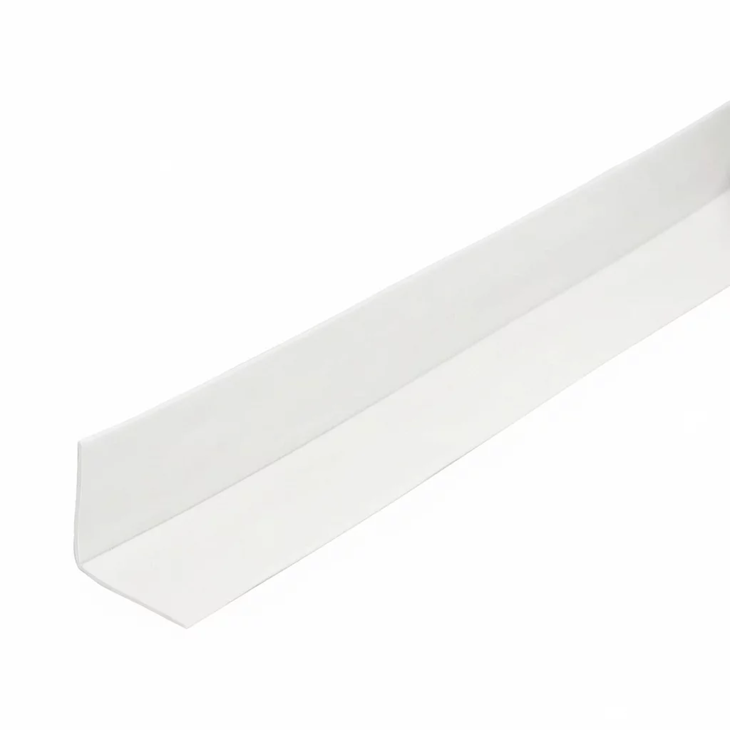 Biela plastová (PVC) soklová lišta F112 - dĺžka 40 m, šírka 3 cm, výška 3 cm