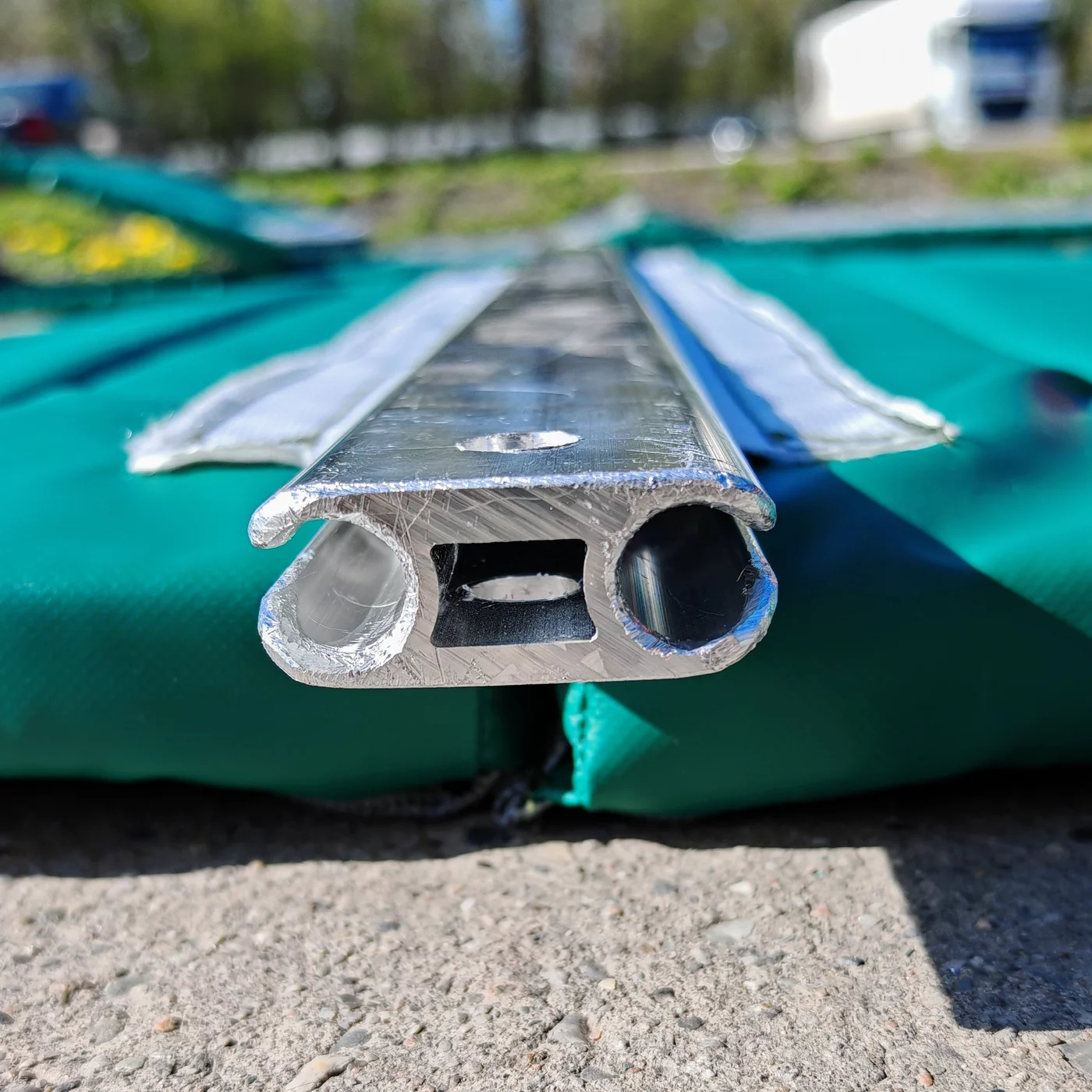 Kovová spojovací tyč pro rohože WD80 - délka 100 cm, šířka 5,5 cm, výška 2 cm