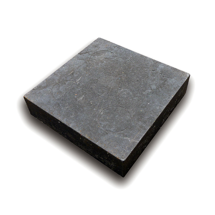 Čierna plastová podkladacia kocka "hladká" FLOMA RePVC - dĺžka 23,8 cm, šírka 23,8 cm a výška 5,3 cm