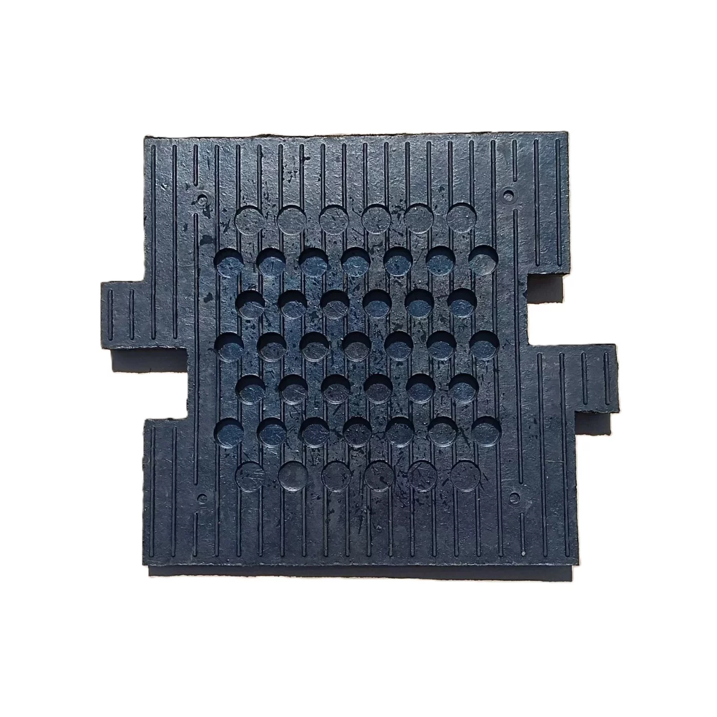Černo-žlutý plastový průběžný zpomalovací práh SB70 - délka 50 cm, šířka 50 cm, výška 5 cm