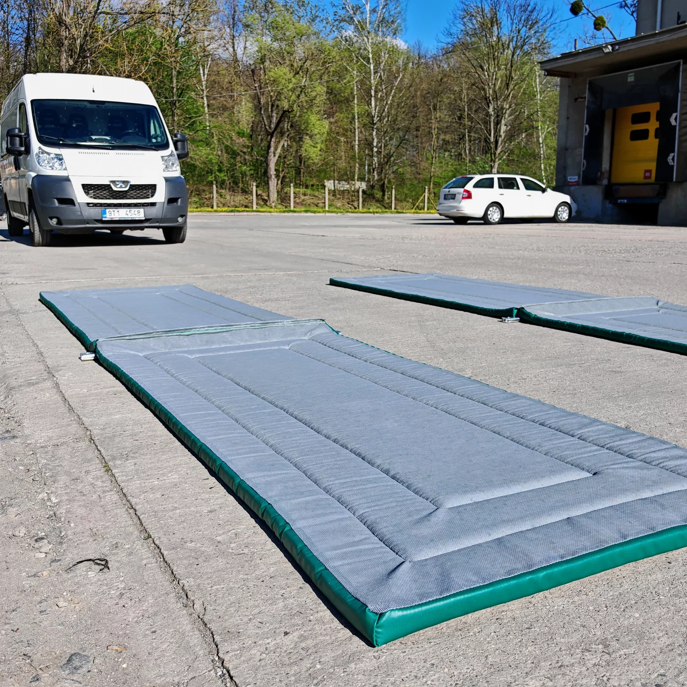Dezynfekująca modułowa dekontaminacyjna mata (pas) do pojazdów mechanicznych FLOMA WD80 - długość 200 cm, szerokość 90 cm, wysokość 3 cm