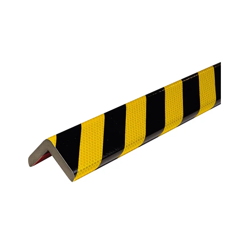 Čierno-žltá penová reflexná ochrana rohu steny typ H+ - dĺžka 100 cm, šírka 6,3 cm, výška 6,3 cm