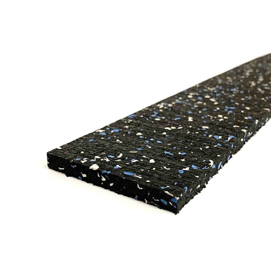 Čierno-bielo-modrá gumová soklová podlahová lišta FLOMA SF1050 FitFlo - dĺžka 200 cm, šírka 7 cm a hrúbka 0,8 cm
