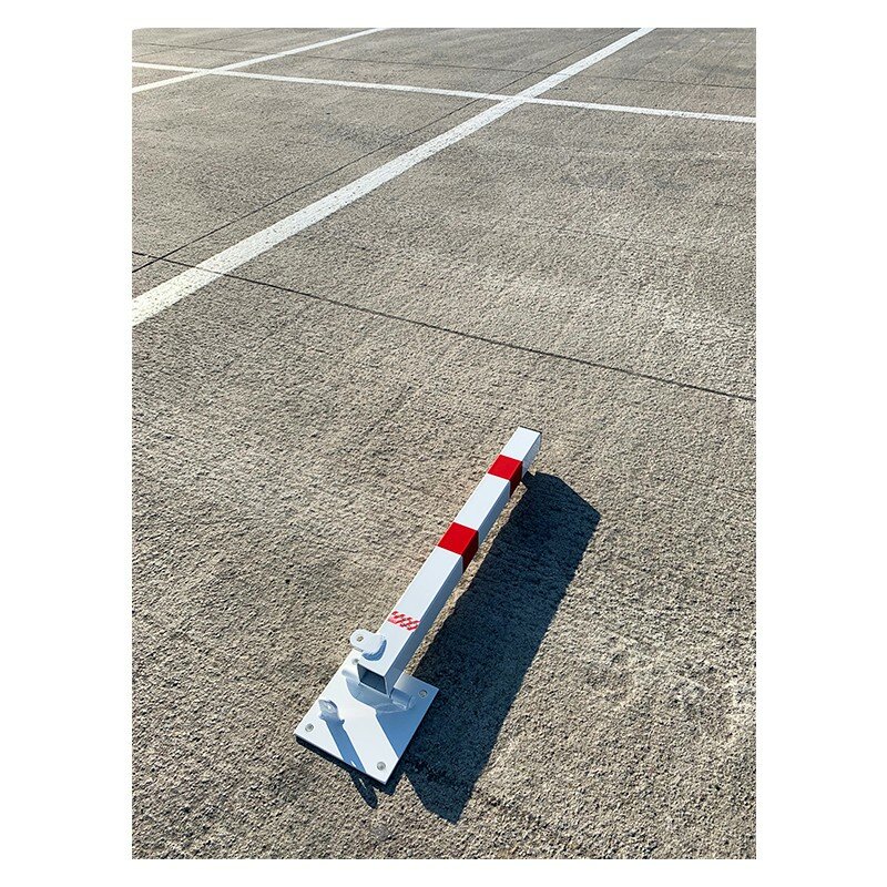 Bielo-červený oceľový skladací parkovací stĺpik - výška 61 cm