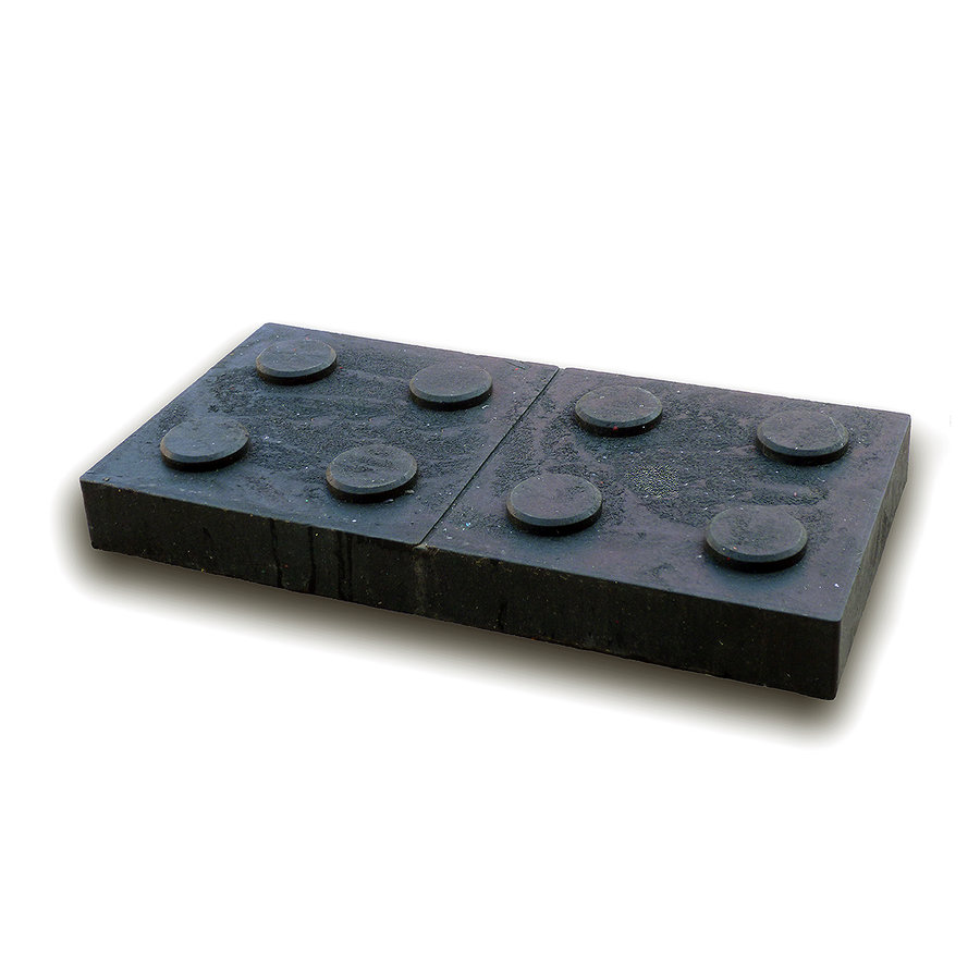 Černá plastová podkládací kostka &amp;quot;2 x 4 čepy&amp;quot; FLOMA RePVC - délka 47,6 cm, šířka 23,8 cm a výška 5,3 cm