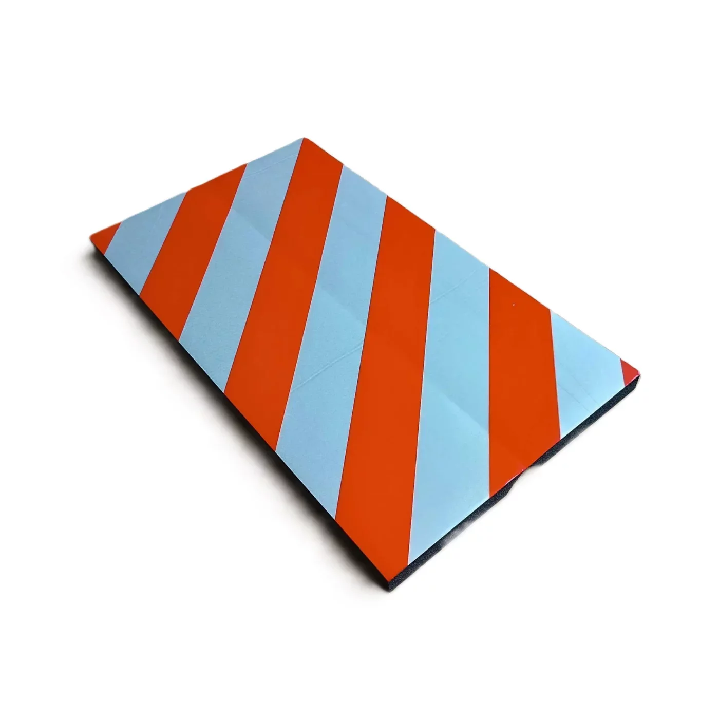 Červeno-biela penová ochrana rohu steny (roh) - dĺžka 50 cm, šírka 12,5 cm, hrúbka 2 cm