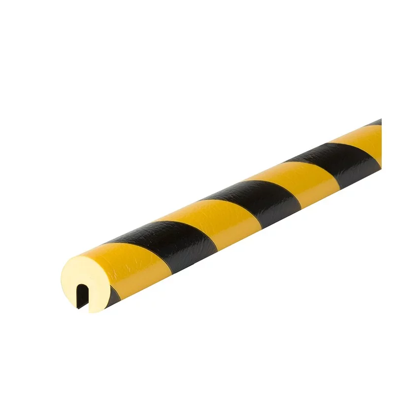 Černo-žlutá pěnová reflexní ochrana rohů zdí a stěn typ O - průměr 4 cm, délka 100 cm