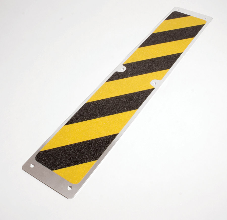 Čierno-žltý hliníkový protišmykový nášľap na schody - dĺžka 11,4 cm a šírka 62,5 cm
