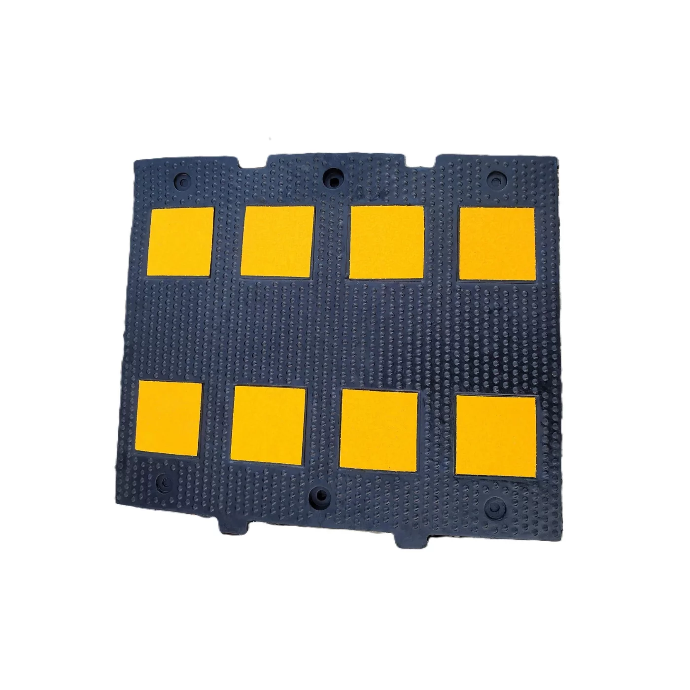 Černo-žlutý plastový průběžný zpomalovací práh - délka 50 cm, šířka 60 cm, výška 3,2 cm