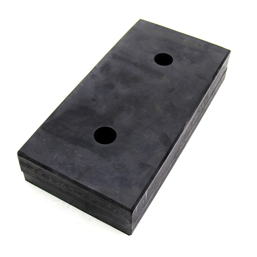 Čierny gumový doraz na rampu FLOMA - dĺžka 50 cm, šírka 25 cm a hrúbka 10 cm