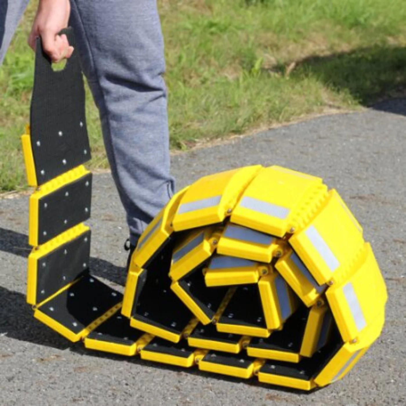 Tragbare Bremsschwelle (25 km/h) Portable - Länge 300 cm, Breite 25 cm, Höhe 4,5 cm - gelbe