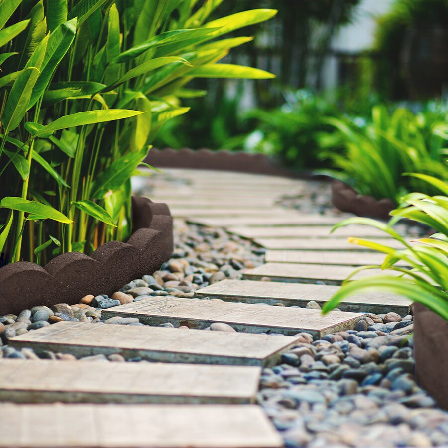 Hnedý gumový záhradný obrubník FLOMA Scalloped - dĺžka 120 cm, šírka 5 cm a výška 10 cm