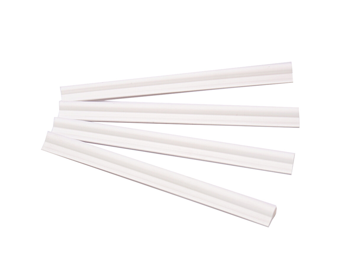 Biely plastový plotový úchyt - dĺžka 19 cm