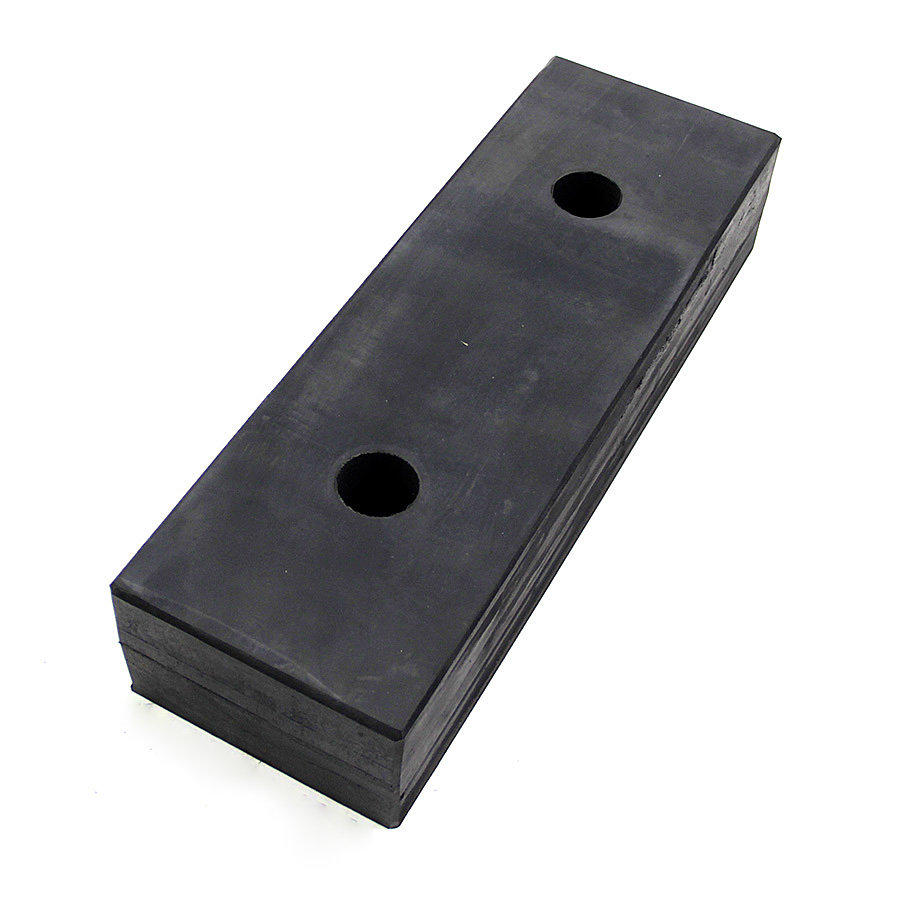 Čierny gumový doraz na rampu FLOMA - dĺžka 50 cm, šírka 16,5 cm a hrúbka 10 cm