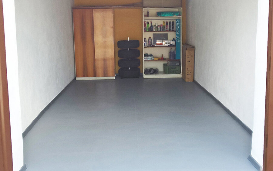 Plastová podlaha Fortelock v malé garáži