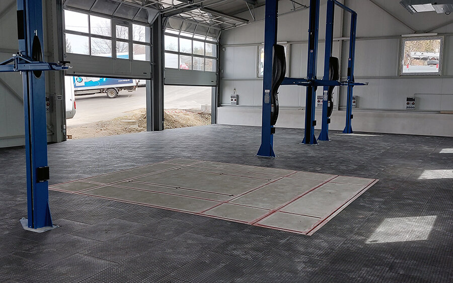 Zátěžová podlaha z PVC do nové dílny autoservisu